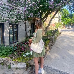 Meet your Posher, Caitlyn